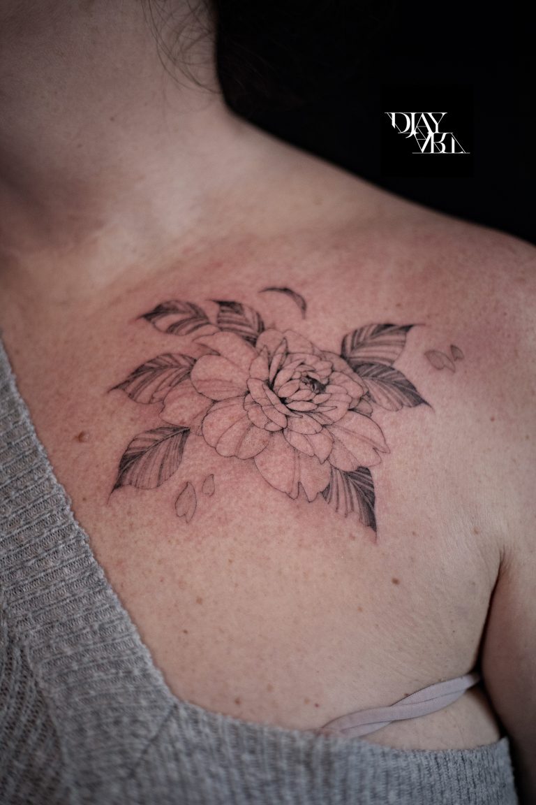 Tatouage pivoine florale par DjayArt